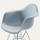Eames Plastic Armchair DAR