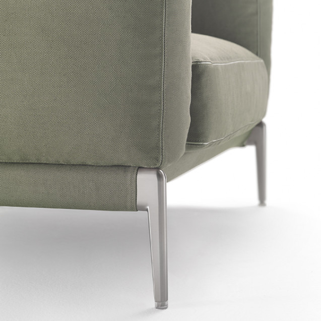 Romeo Compact armchair